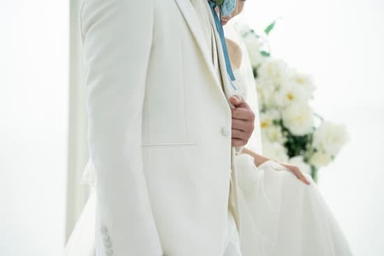 Wedding Gifts 7 Elegant personalized wedding gifts are treasured forever