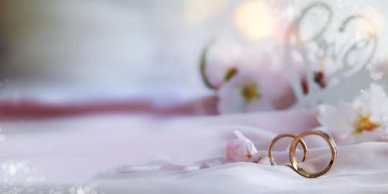 What Color Dress to Wear to a Wedding 15 Stylish suggestions on what color dress to wear to a wedding