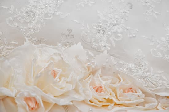 Pearls as timeless elegance, not bad luck, for weddings